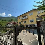 Appartement Beautiful House Overlooking Sarajevo