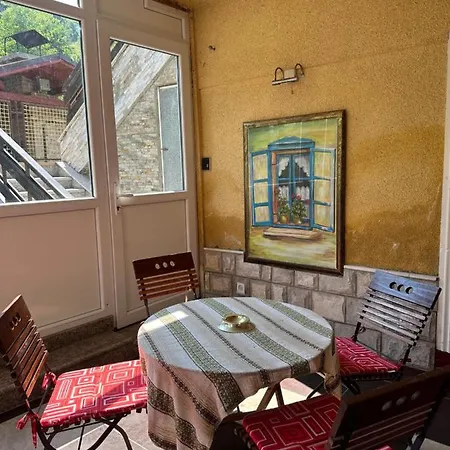 Beautiful House Overlooking Apartament